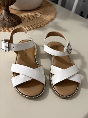 Tucker + Tate White Cross-Strap Toddler girls Sandals size 8